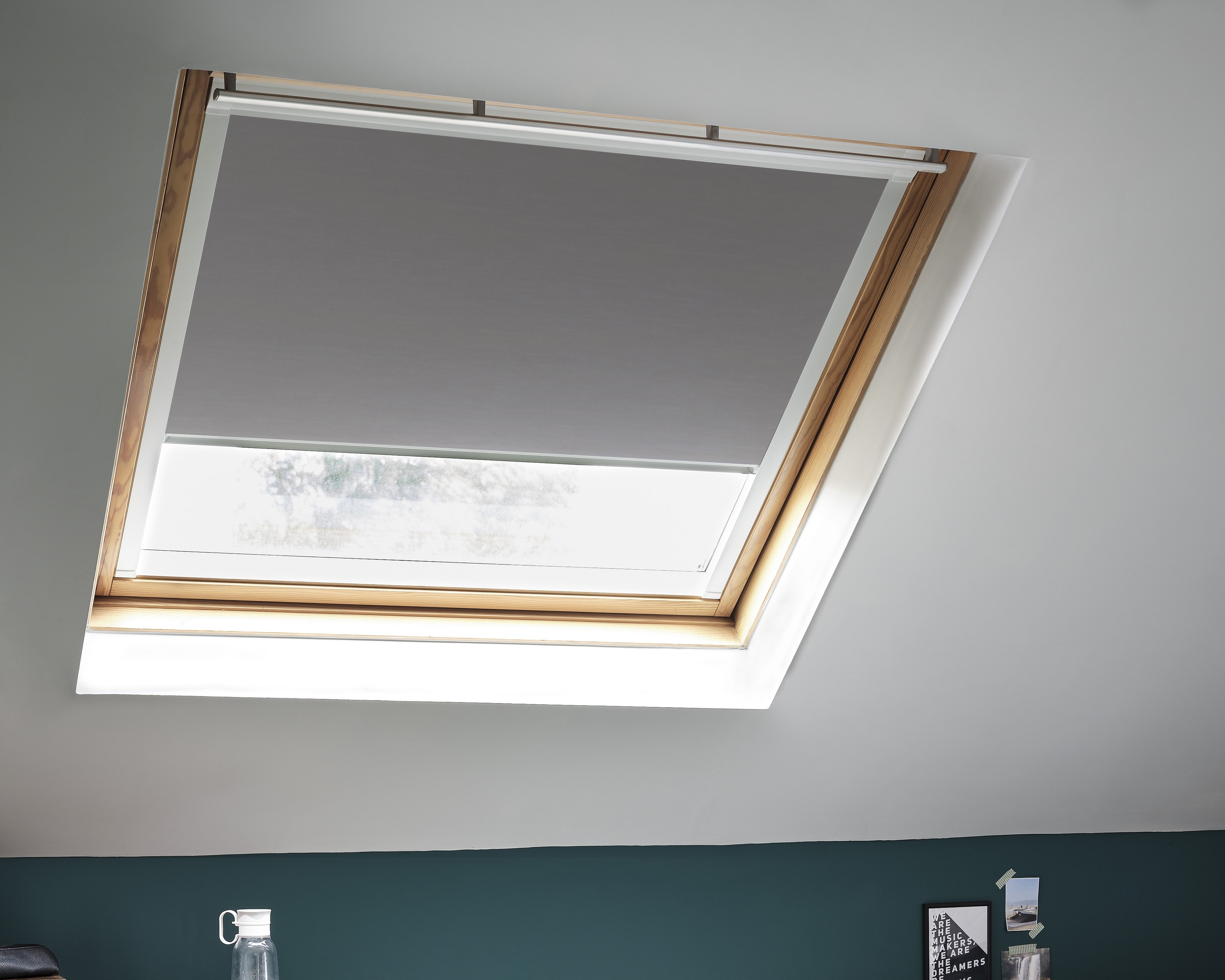 ARENA-24-BLOC SKYLIGHT-HORIZON FOSSIL GREY-LIVING-01-3.jpg