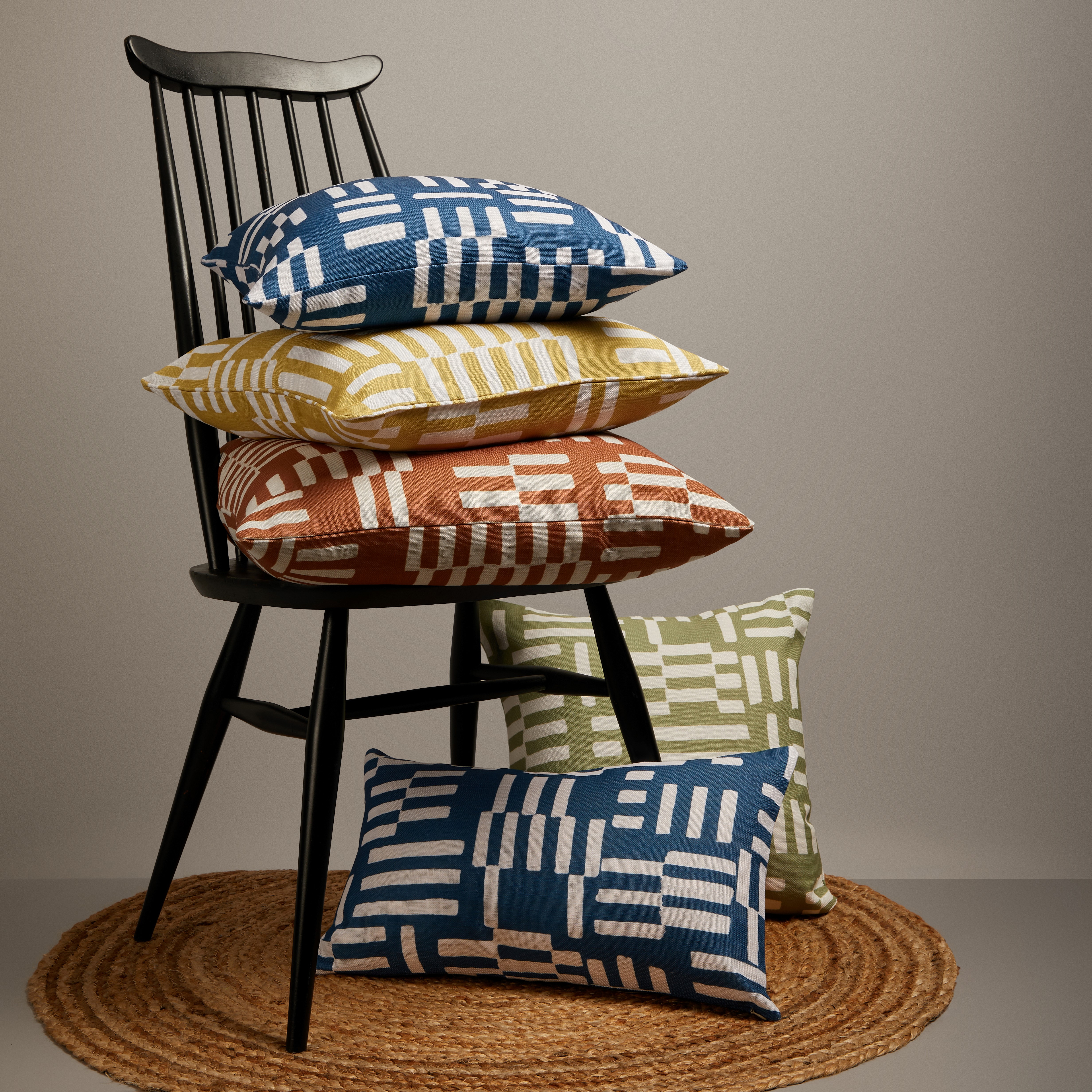 AQ_24_Presenter Cushions_01.jpg